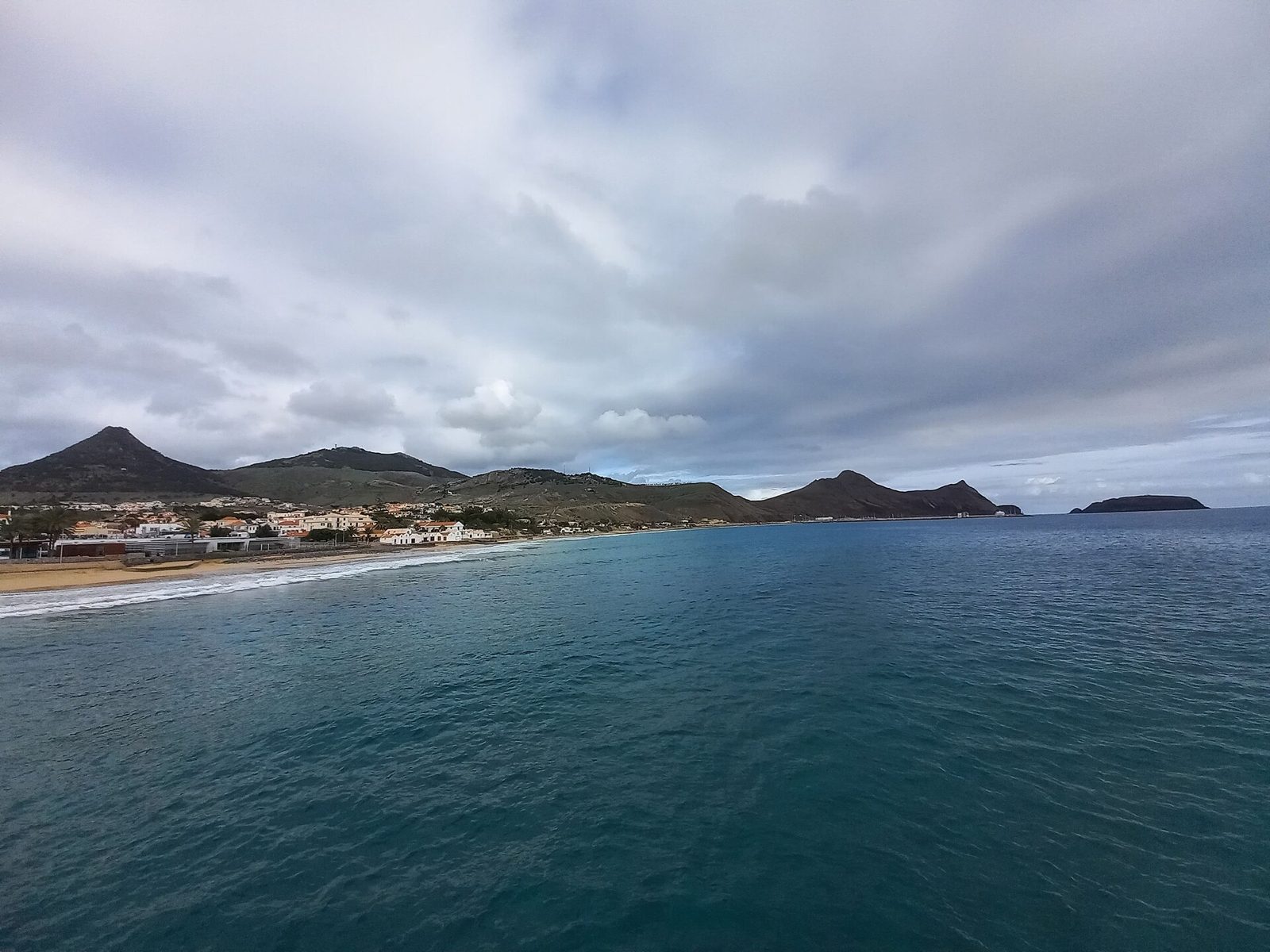 Long stretch of golden sand and turquoise water on Porto Santo